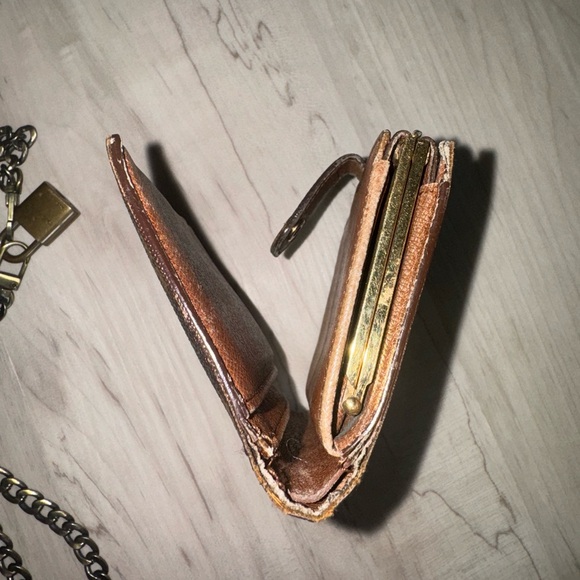 Louis Vuitton kisslock wallet and lock on chain - Picture 6 of 13